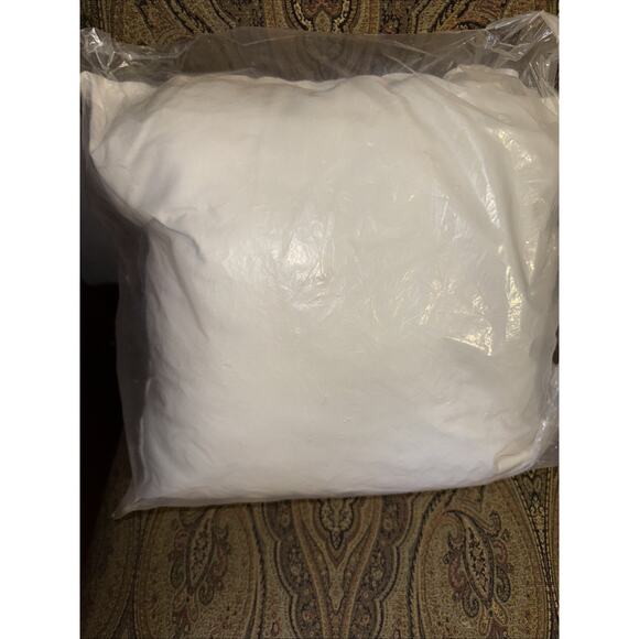 Soft Stuff Premium Pillow Form Soft Insert For Throw Pillow New In Package 16x16 - Picture 5 of 5